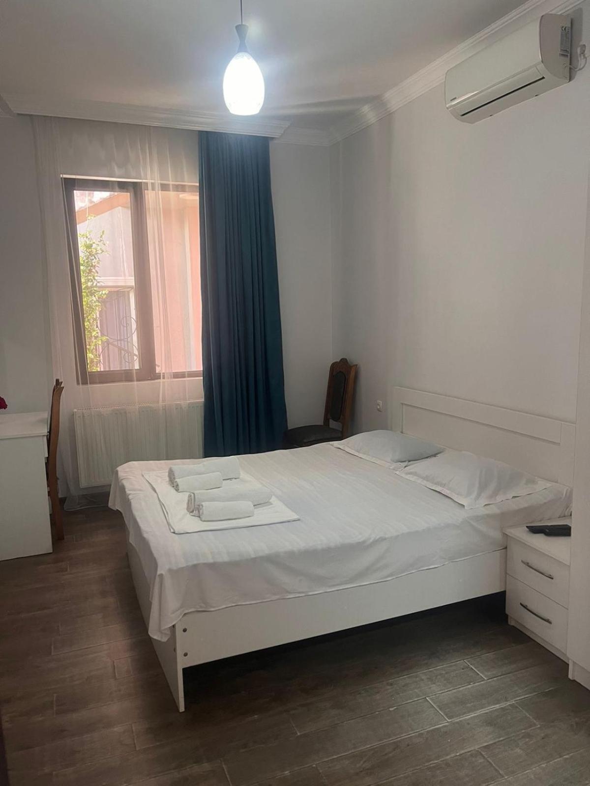 Lia Guest House Kobuleti Exterior foto